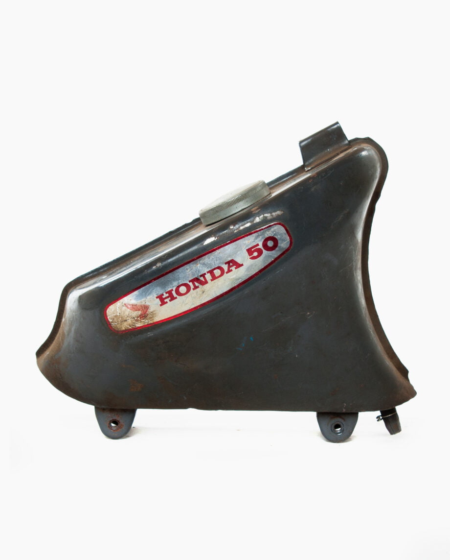 Honda C50 petrol tank (nr. 74)