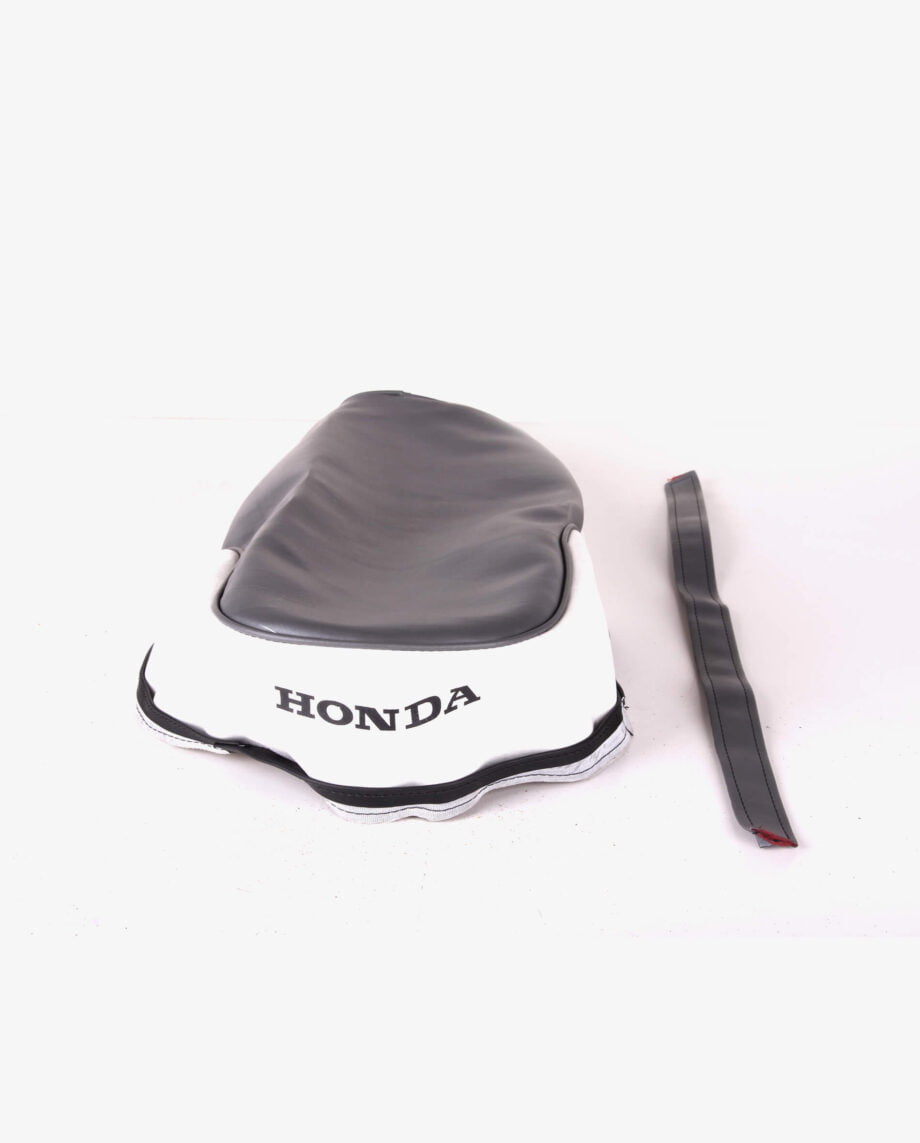 Seat cover Honda C320A / C320S 1_3